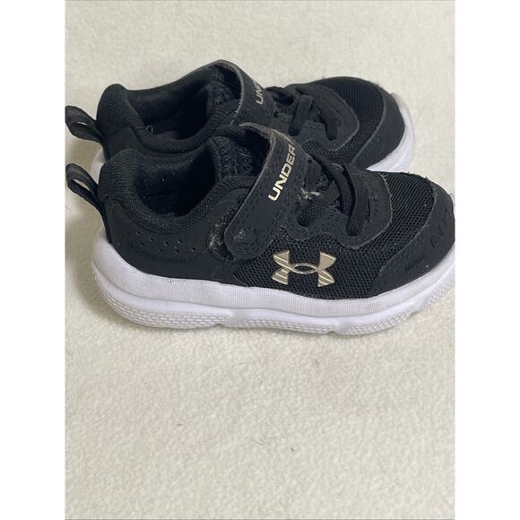 Under Armour Kid's Shoes Size 5K- EUC - Picture 3 of 5